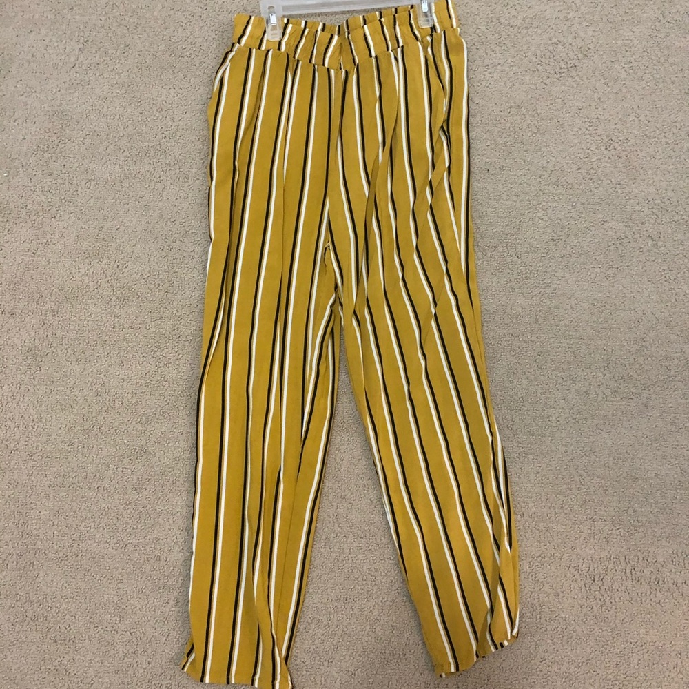 yellow striped pants!